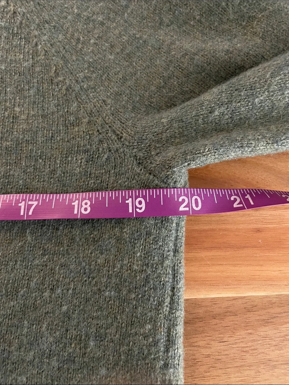 J Crew Sweater Mens M Sage Green Lambswool Blend Crewneck Pullover Knit